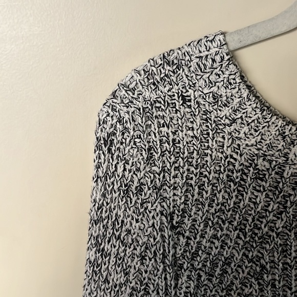 H&M Sweater - Picture 4 of 4